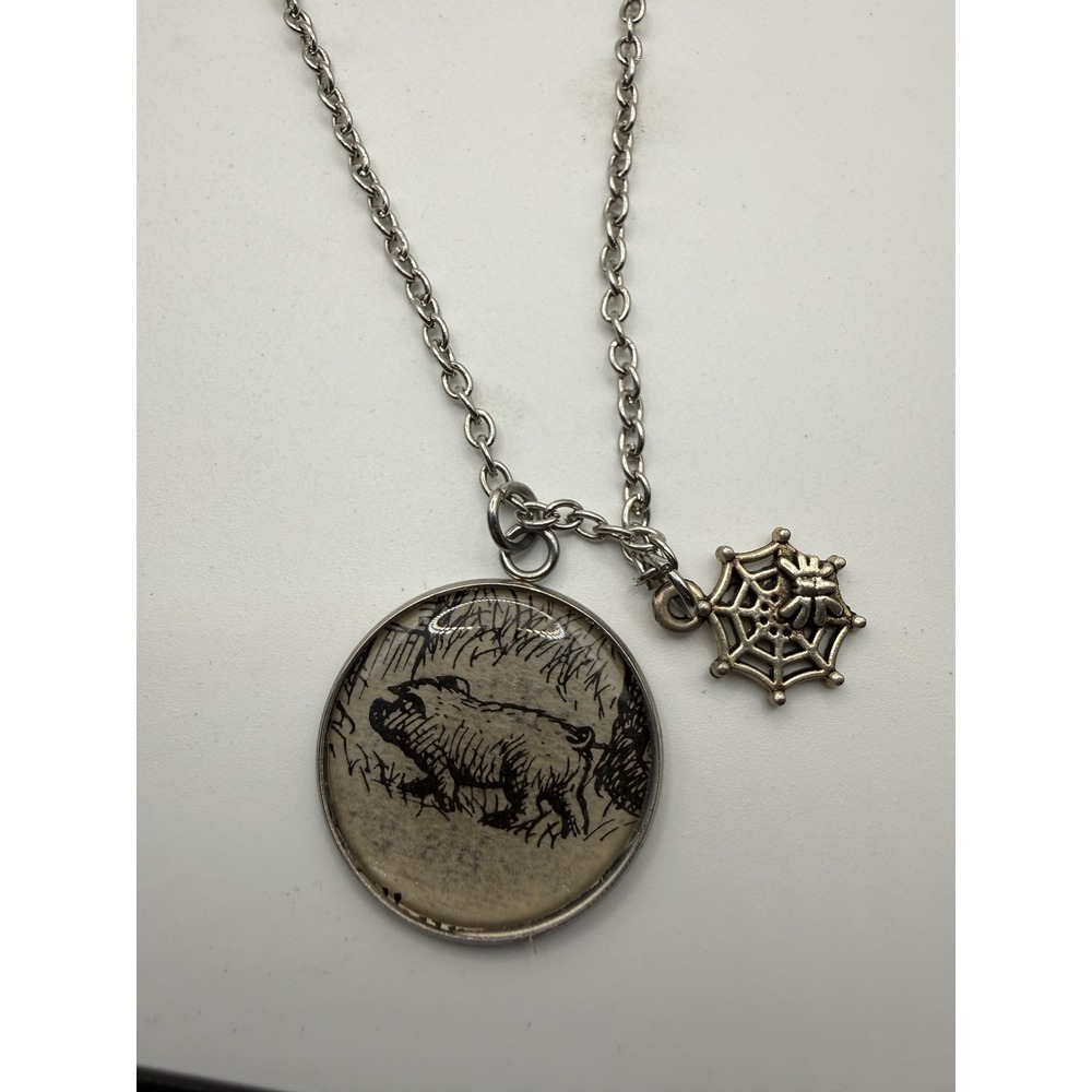 Charlottes Web Wilbur Pig Spider Web Pendant Necklace Silver Tone Book‎ Theme